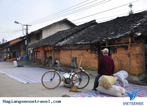 Phó Bảng Yên Bình Giữa Cao Nguyên Đá Hà Giang - Ảnh 2 Phó Bảng Yên Bình Giữa Cao Nguyên Đá Hà Giang - Ảnh 2