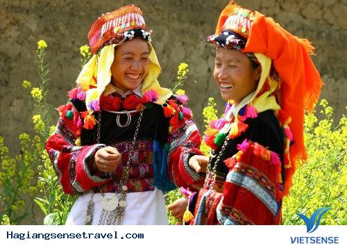 Người Lô Lô đi ăn trộm lấy may