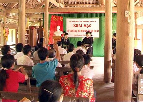 Tỉnh Hà Giang Mở Lớp Dạy Hát Then, Đàn Tính - Ảnh 1