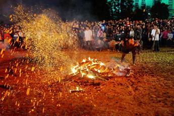 Tôn Vinh Di Sản Miền Đá Hà Giang - Ảnh 3 Tôn Vinh Di Sản Miền Đá Hà Giang - Ảnh 3