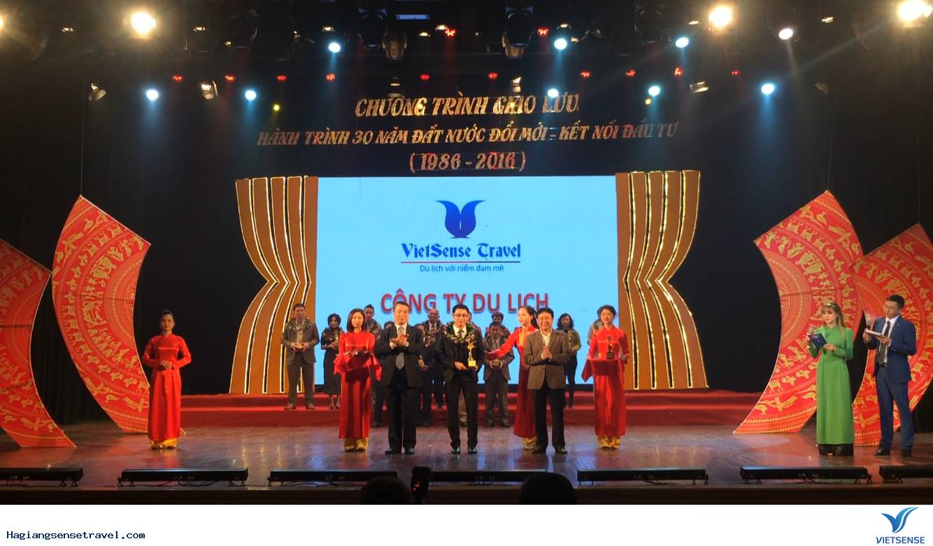 VIETSENSE TRAVEL ĐÓN NHẬN VINH DANH  TOP 100 SẢN PHẨM - DỊCH VỤ CHẤT LƯỢNG CAO ASEAN - Ảnh 2